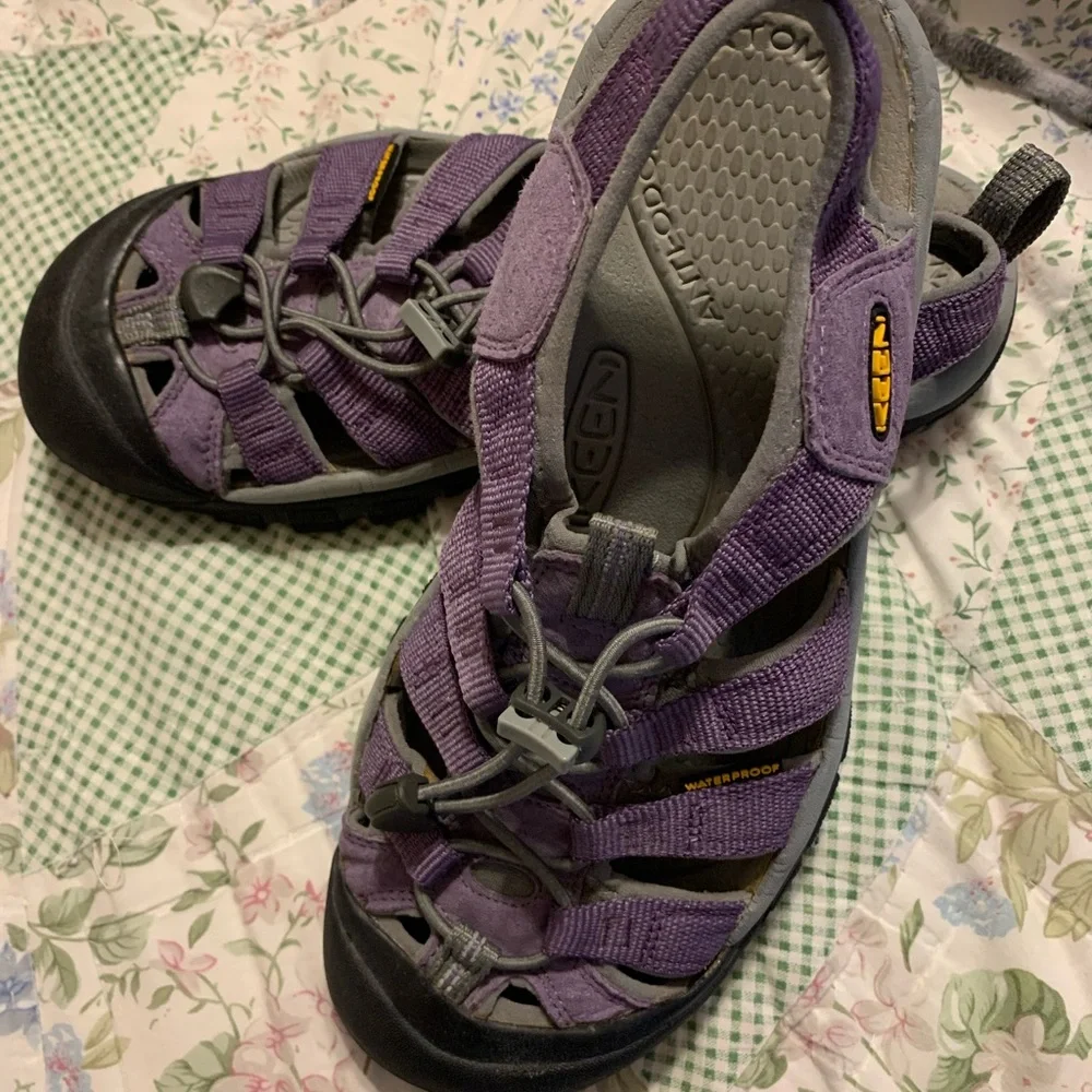 🔥🔥🔥 - Woman’s Keen Sandals - Picture 1 of 6